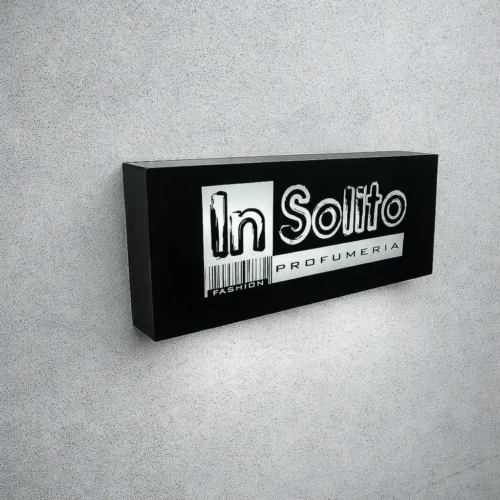 Insegna scatolata plexiglass rettangolare