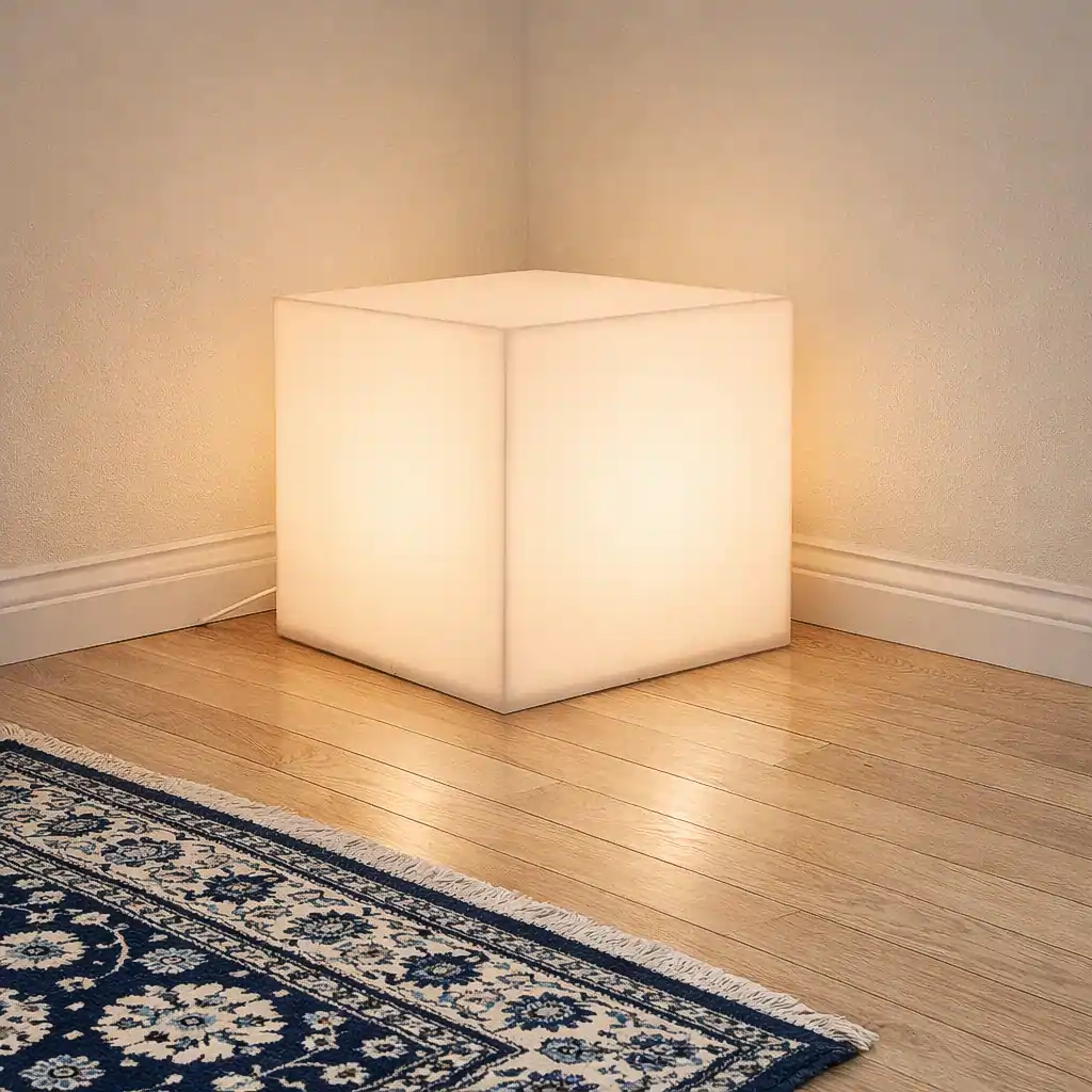 Lampada CUBO OPAL. L’Illuminazione che Arreda e Valorizza lo Spazio