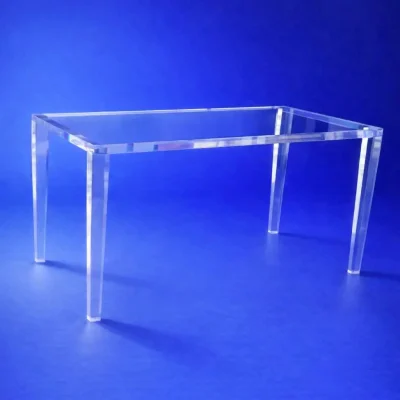 Tavolo plexiglass con piedi affusolati