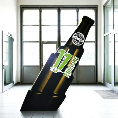 Sagoma Gigante Bottiglia Autoportante in Polistirolo H 240cm