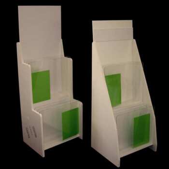 Mobile pvc bianco porta pedane per palestra in 10 mm, espositori a 2 scalini H150 cm e H160 cm per i ricambi igienici di carta, pedane ecc.