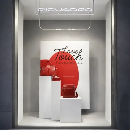 Colonne Piedistalli Espositivi in PVC bianco per esposizione borse