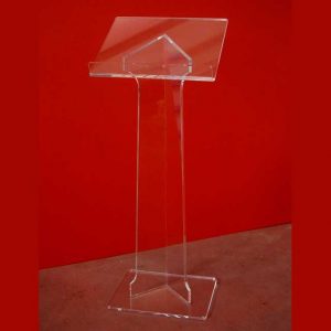 Pupitre de conférence plexiglas colonne angulaire entièrement rèalisé en transparent lumineux de 10 mm. Sa forme est épurée et élancée