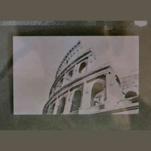 Belle gravure photo au laser sur plexiglas, marquage laser de l'original pour des cadres en dégradé nuancé de gris ou en noir et blanc. 