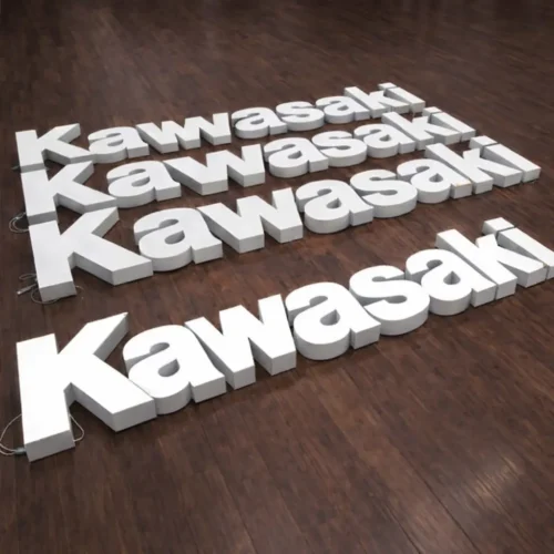 lettere scatolate luminose a led