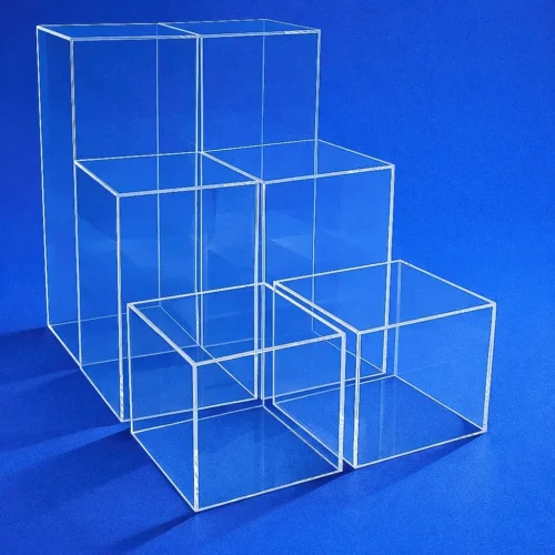 Cubi plexiglass varie altezze per composizione vetrina