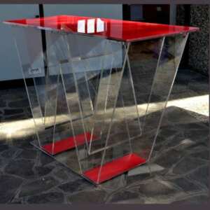 Bellissimo banco stand plexiglass a forma di W