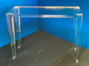 tavolo consolle gambe affusolati plexi trasparente massello di plexiglass