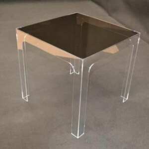 Tavolino quadrato plexiglass trasparente e piano fumè
