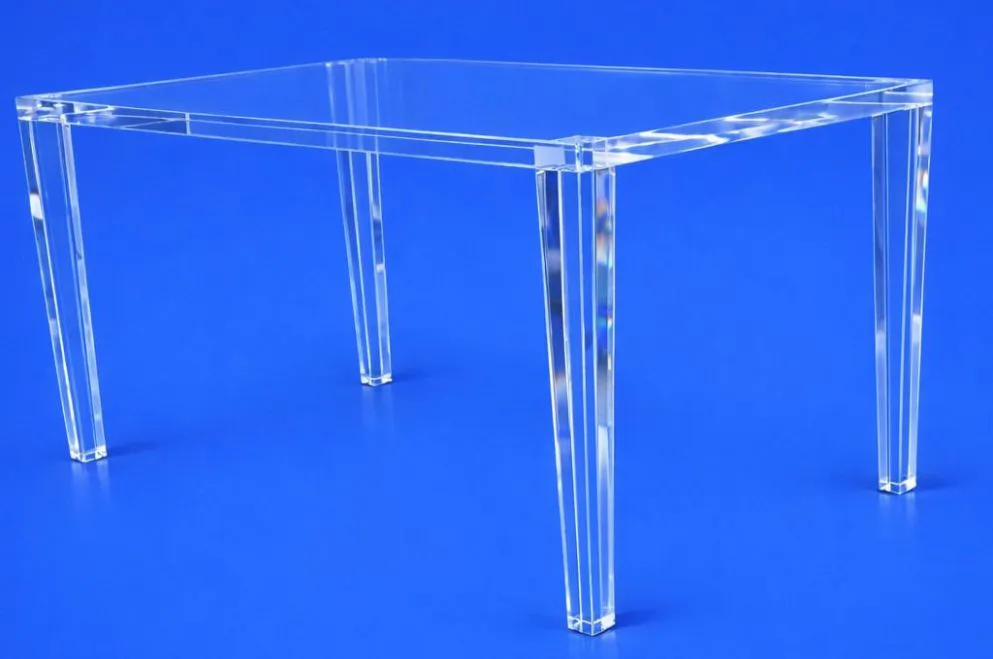 PLEXIGLAS® in Lastre: Taglio e Lavorazione su Misura