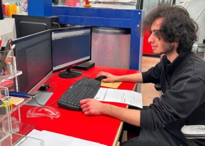 Riccardo grafico addetto laser