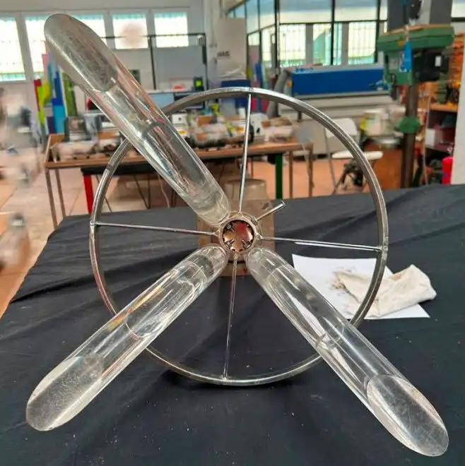 Riparazione Plexiglas® e Materie Plastiche | LUDOVIC 2 Piede mancante da sostituire
