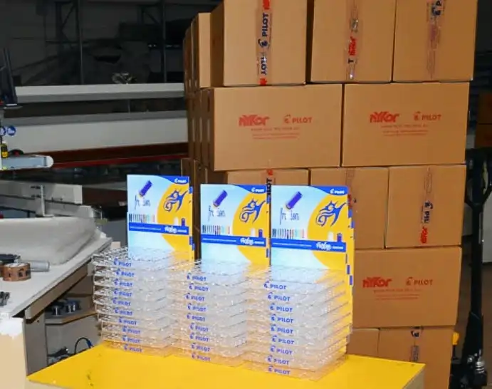 Produzione Plexiglas su Misura | Progettazione e Produzione Diretta 3 Produzione diretta NIKOR Pilot